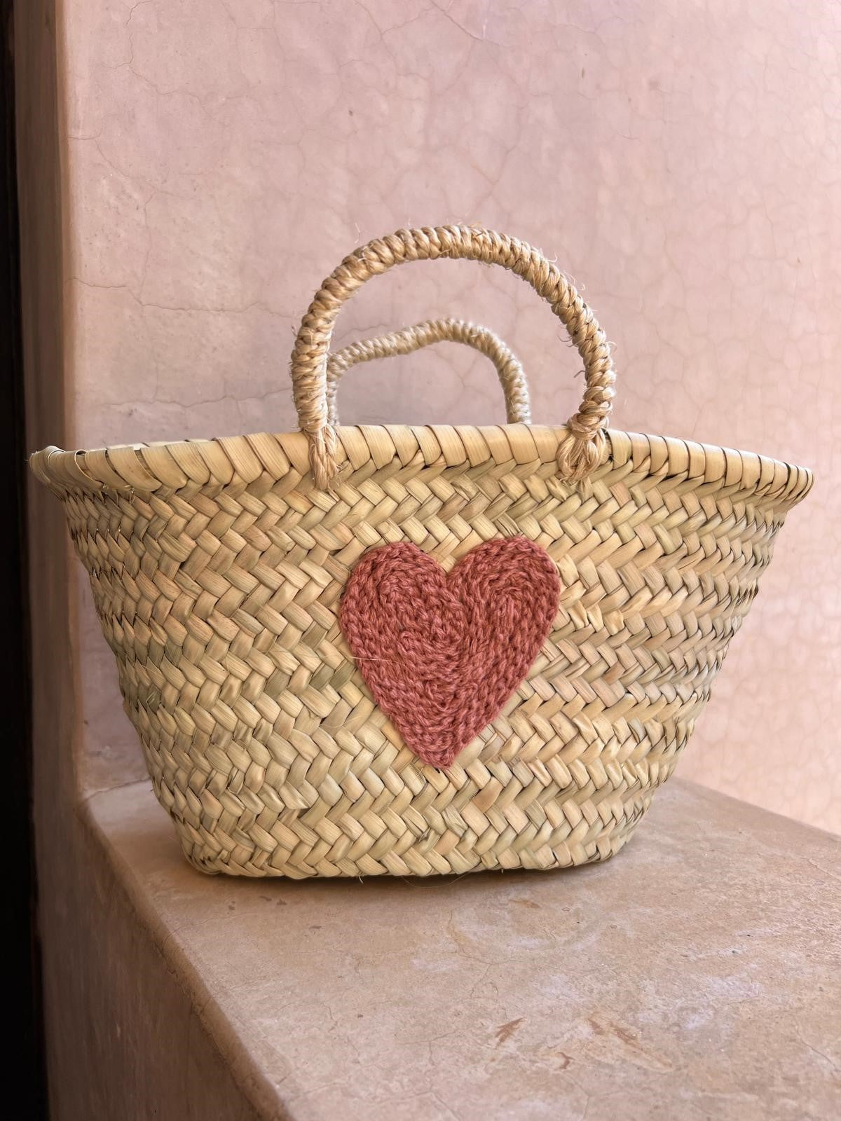 PETIT PANIER BRODE COEUR ECRU